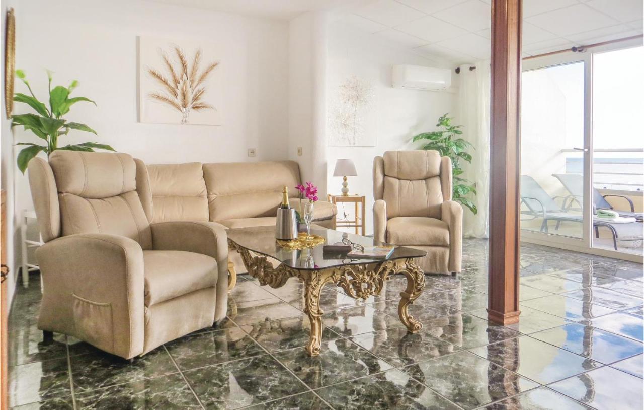 2 Bedroom Stunning Apartment In Torrevieja Extérieur photo