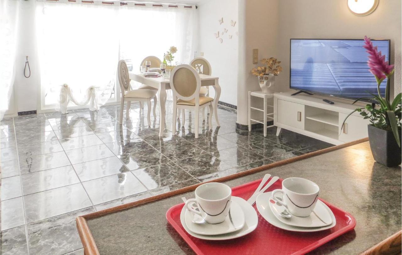 2 Bedroom Stunning Apartment In Torrevieja Extérieur photo