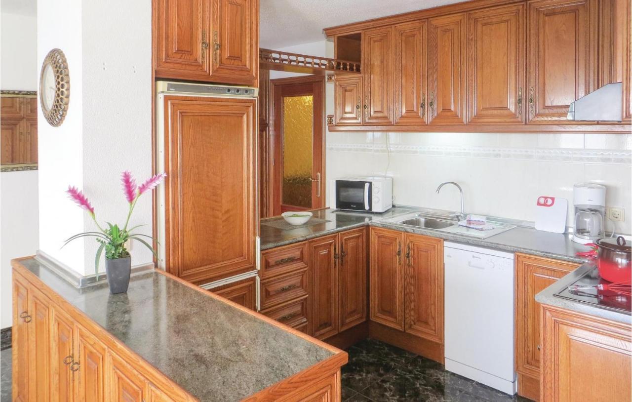 2 Bedroom Stunning Apartment In Torrevieja Extérieur photo