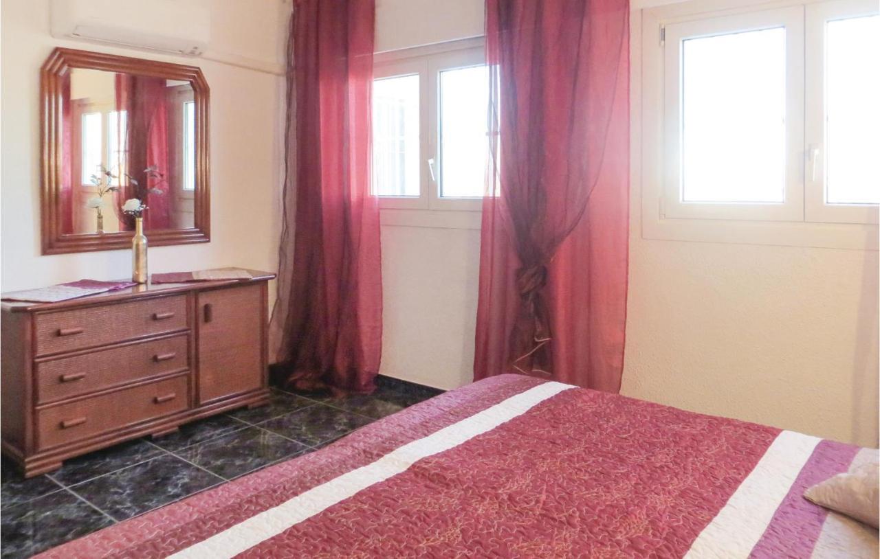 2 Bedroom Stunning Apartment In Torrevieja Extérieur photo