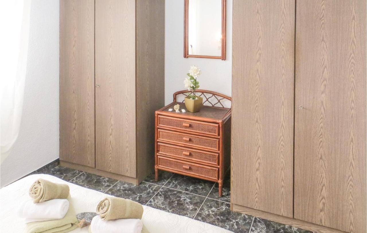 2 Bedroom Stunning Apartment In Torrevieja Extérieur photo