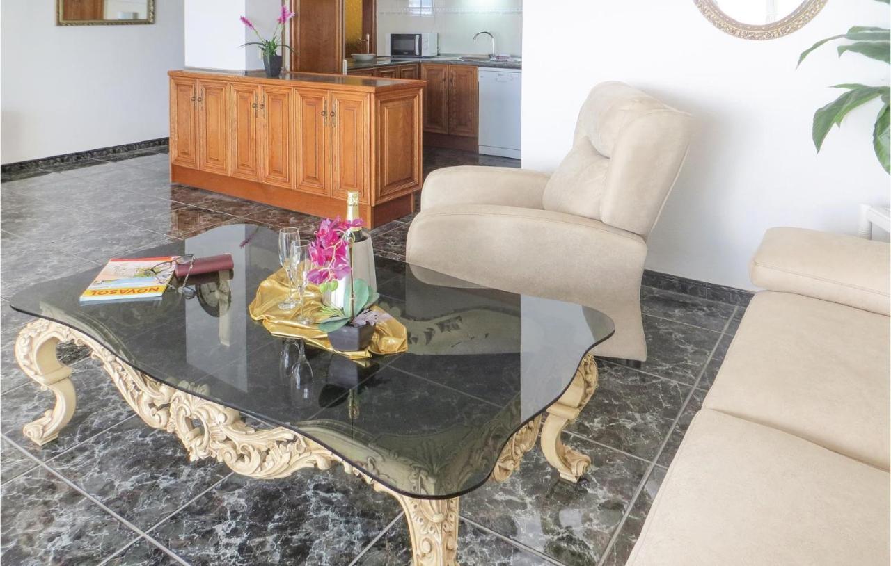2 Bedroom Stunning Apartment In Torrevieja Extérieur photo