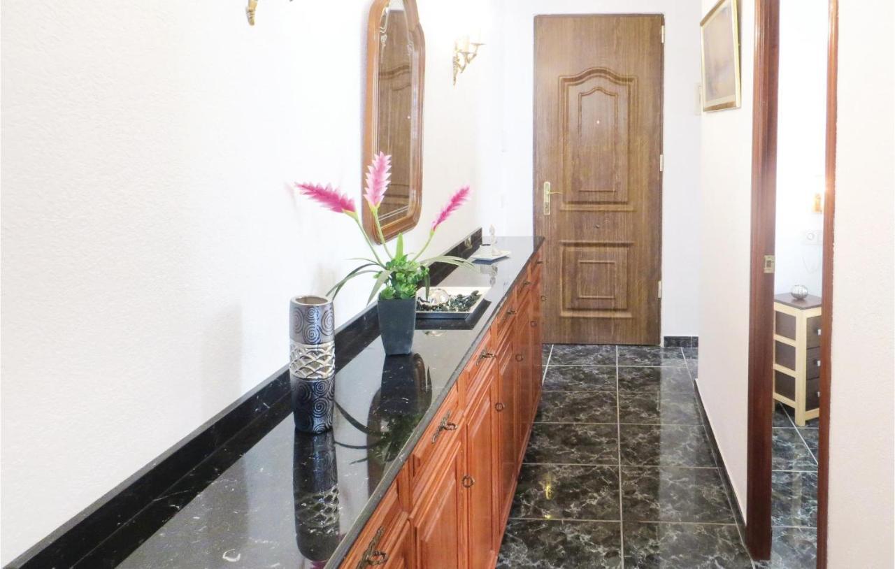 2 Bedroom Stunning Apartment In Torrevieja Extérieur photo